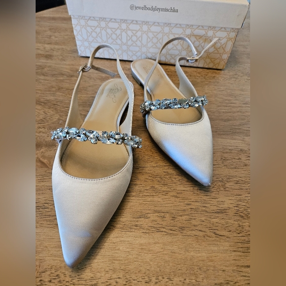 Badgley Mischka Bambi Pointed Toe Sling Back 8.5 In Champagne - Picture 1 of 4